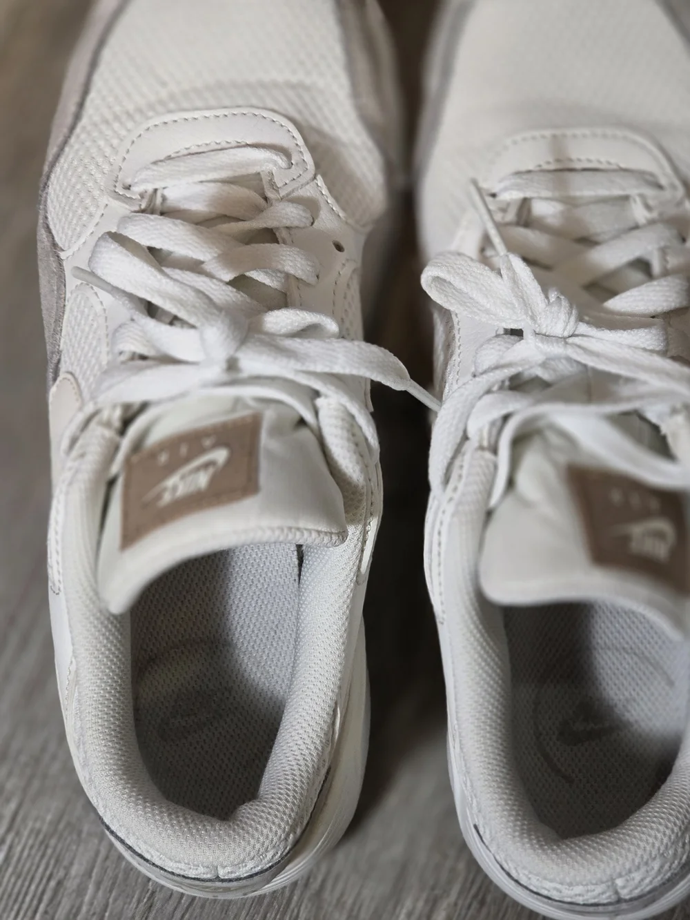 Nike Air Max SC Women’s Size 9.5 White Gray Tan Sneakers CW4554-108